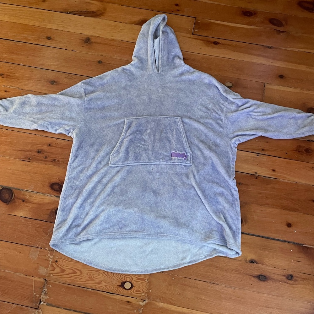 Cozy Women's Gray Hooded Robe